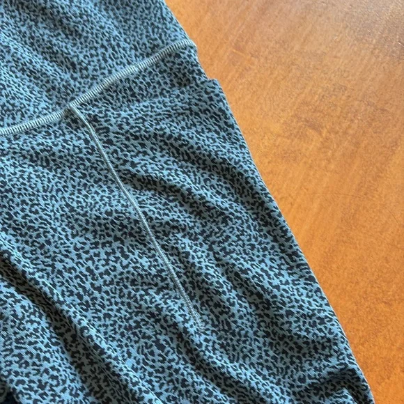 Athleta, salutation II textured tight size 1X very gently used great shape - Picture 6 of 8